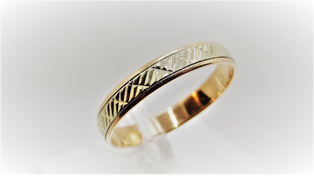 (кр-331) (Кольцо) (Au 585)